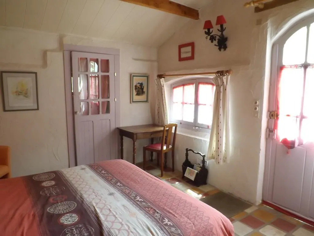 ベッド・アンド・ブレックファスト Chambre D'Hotes Oeuil De Bouc Madiran フランス